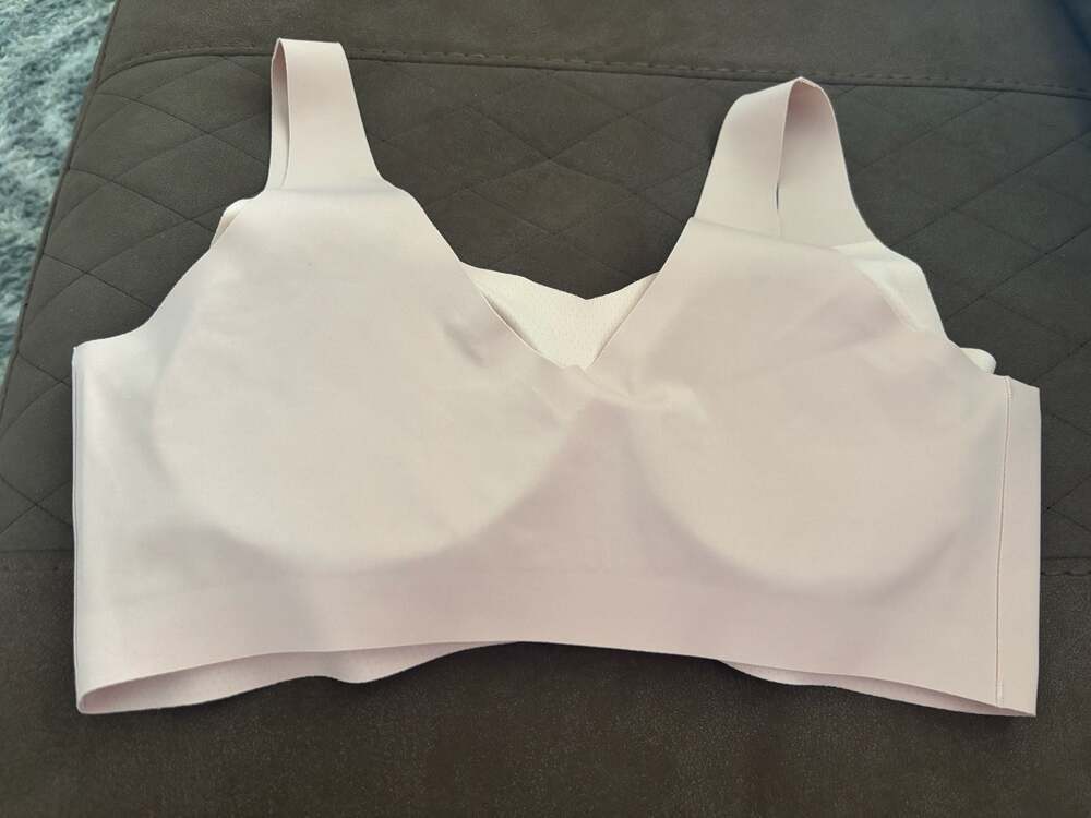 Lot of 3 Breezies Seamless Unlined Wirefree Comfort Bras Pastel Colors - Picture 15 of 15